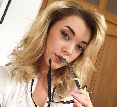 Skals Escort Model